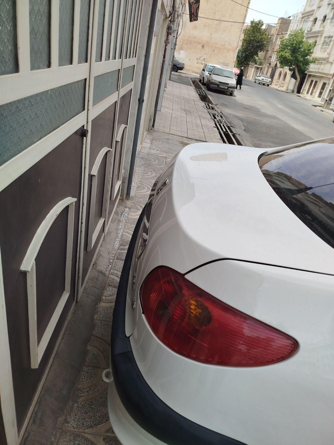 پژو ۲۰۶ صندوق دار v8 - 1394