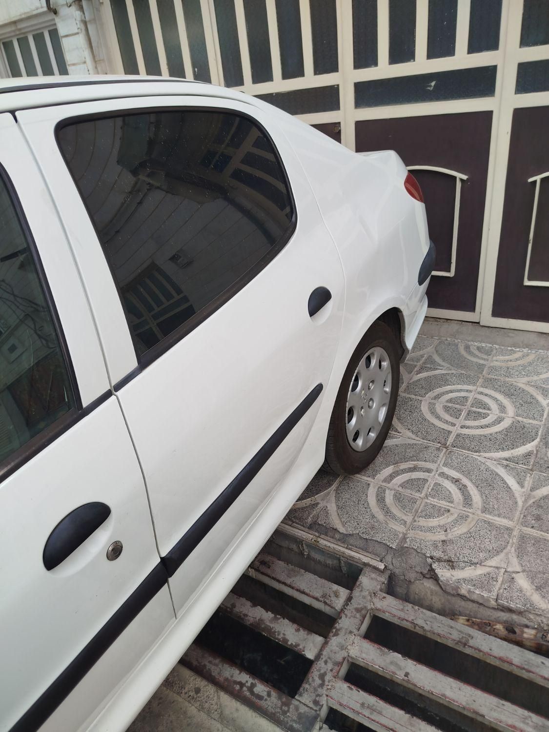پژو ۲۰۶ صندوق دار v8 - 1394