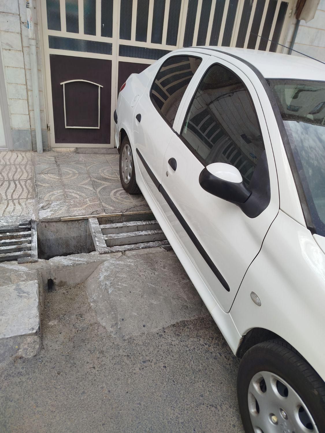 پژو ۲۰۶ صندوق دار v8 - 1394