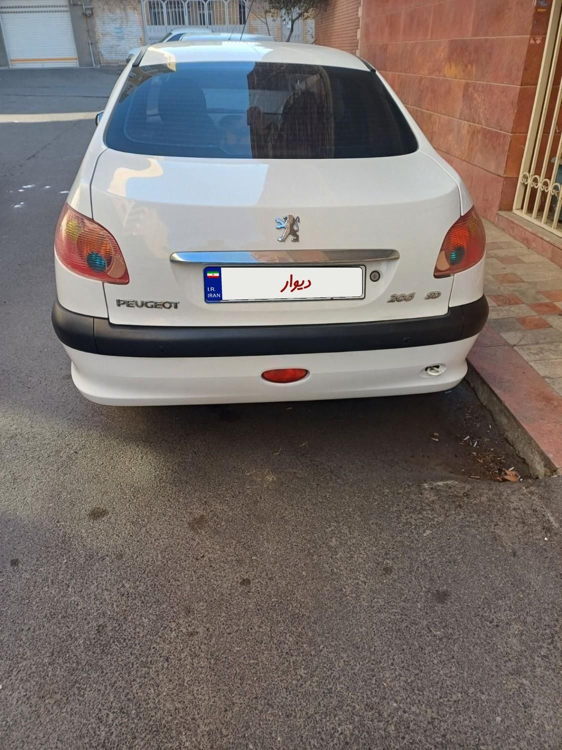 پژو ۲۰۶ صندوق دار v8 - 1397