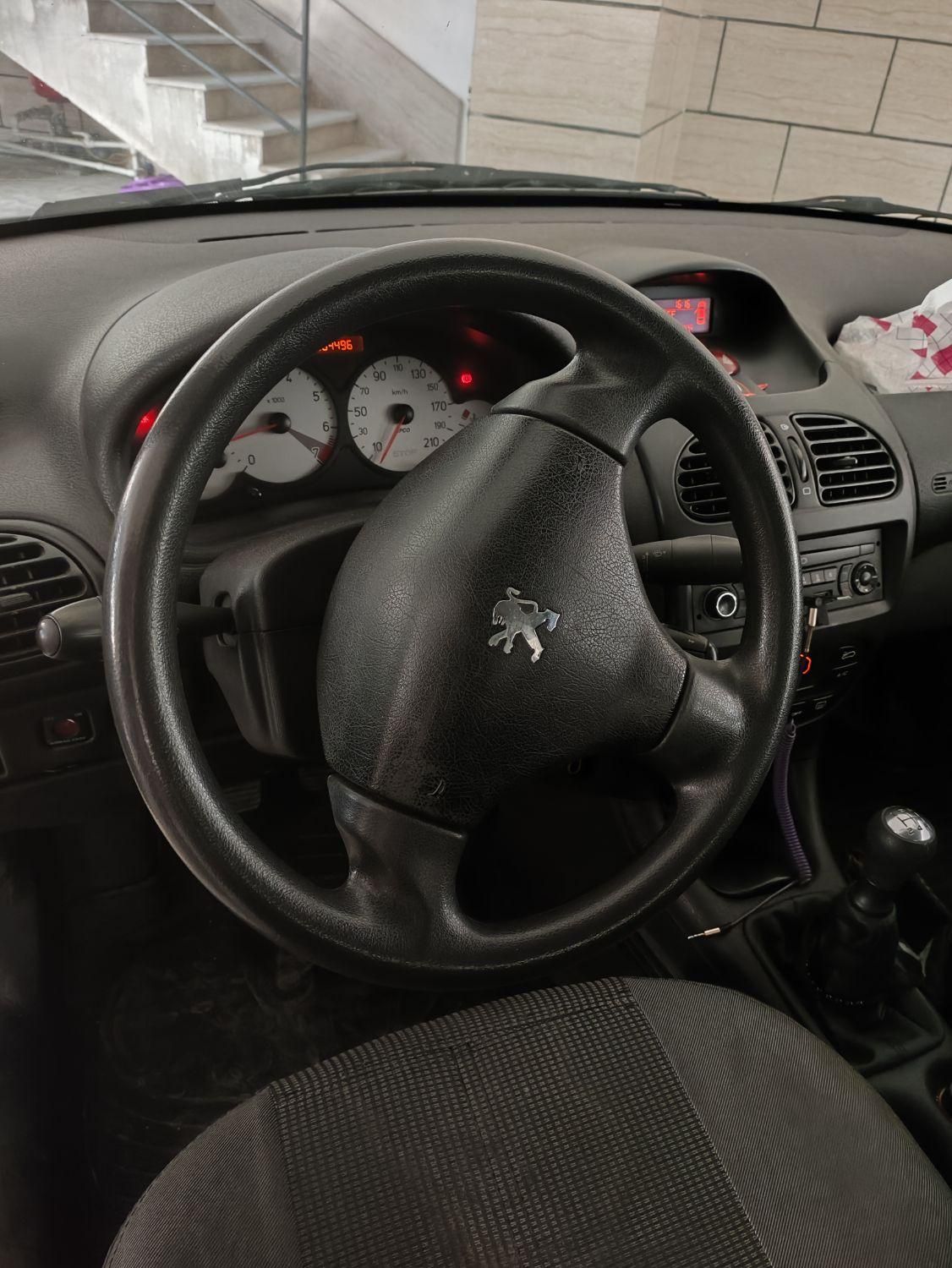 پژو ۲۰۶ صندوق دار v8 - 1399
