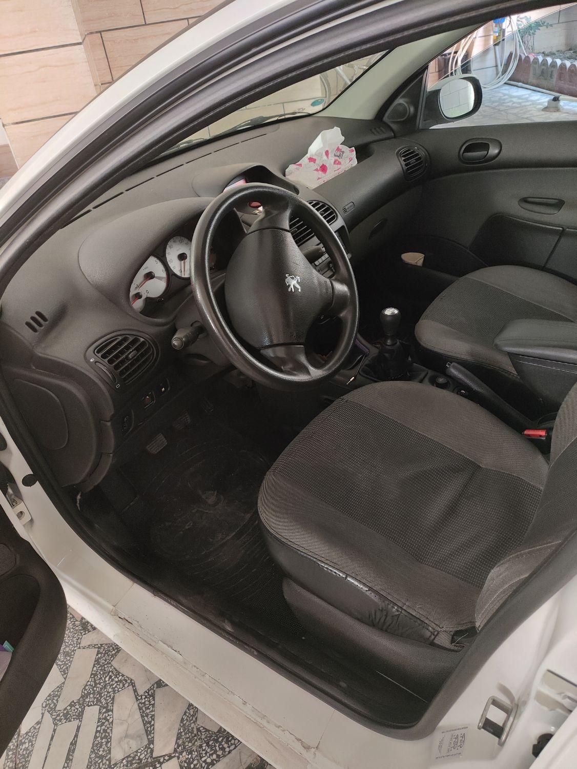 پژو ۲۰۶ صندوق دار v8 - 1399