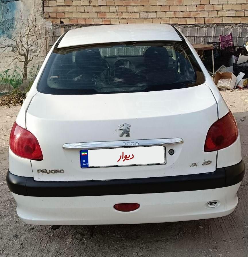 پژو ۲۰۶ صندوق دار v8 - 1394