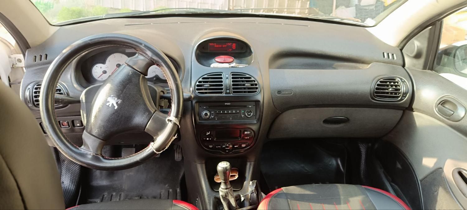 پژو ۲۰۶ صندوق دار v8 - 1394