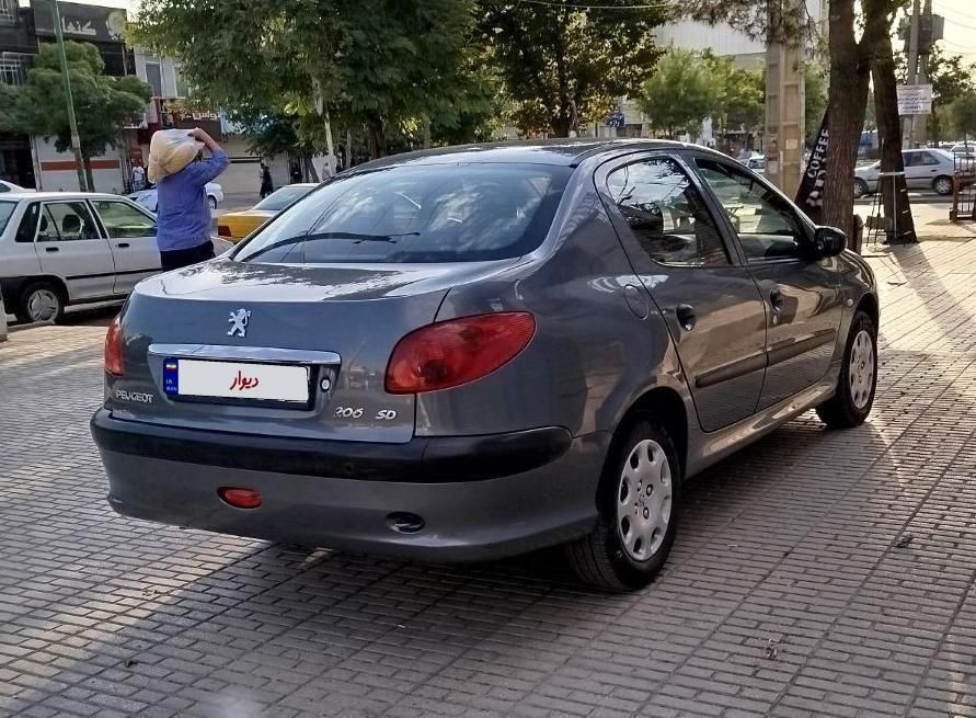 پژو ۲۰۶ صندوق دار v8 - 1396