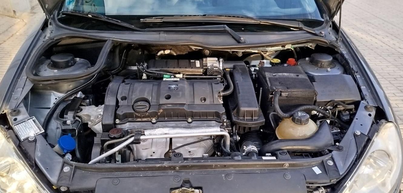 پژو ۲۰۶ صندوق دار v8 - 1396