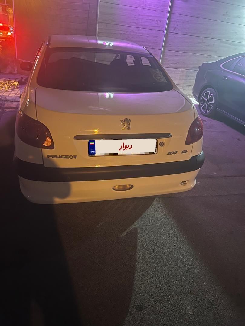 پژو ۲۰۶ صندوق دار v8 - 1396
