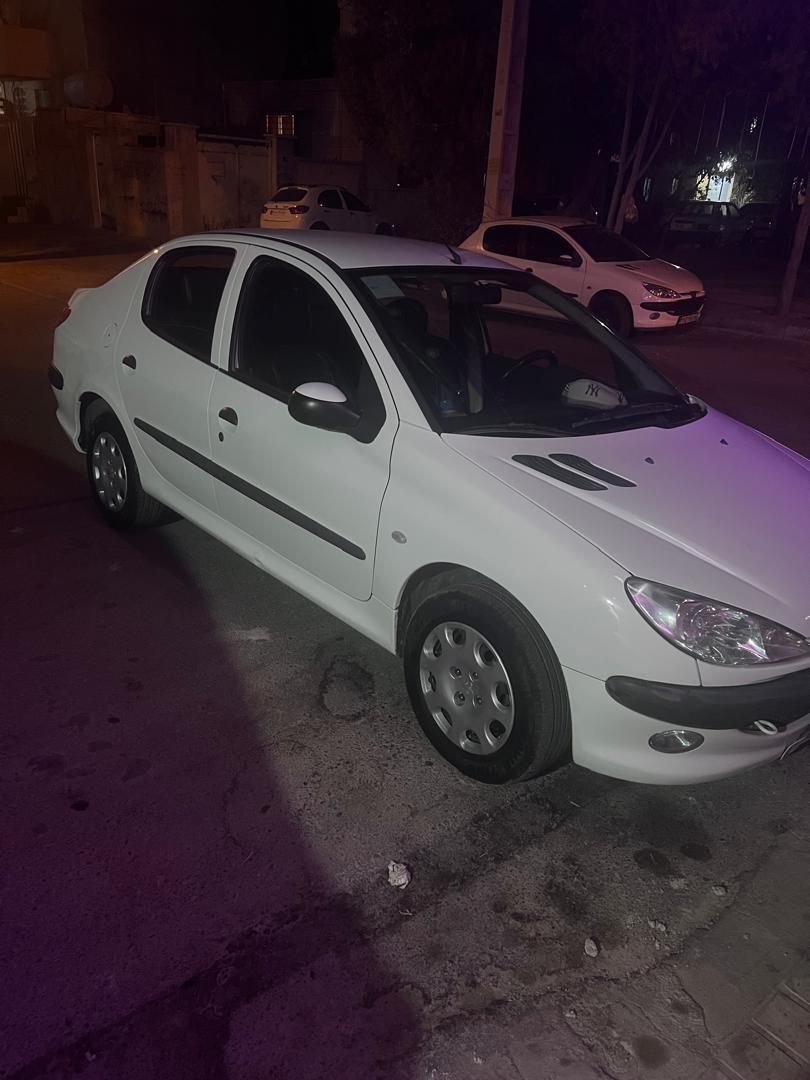 پژو ۲۰۶ صندوق دار v8 - 1396
