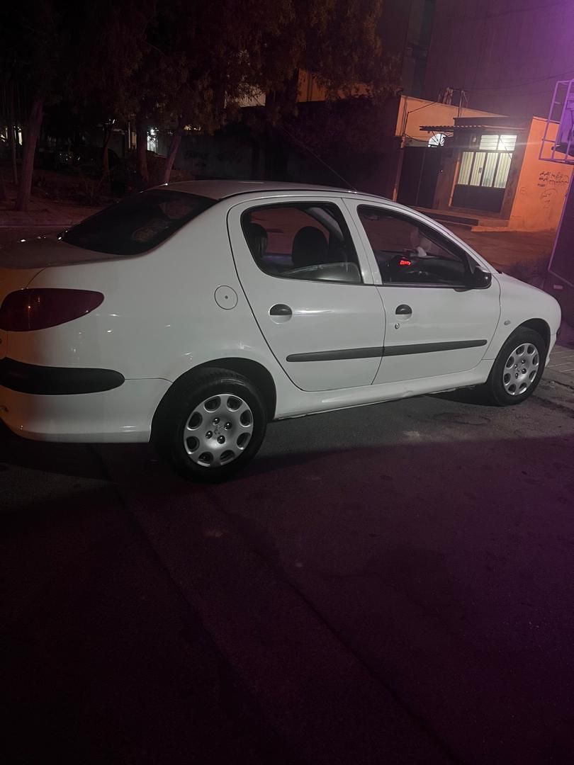 پژو ۲۰۶ صندوق دار v8 - 1396