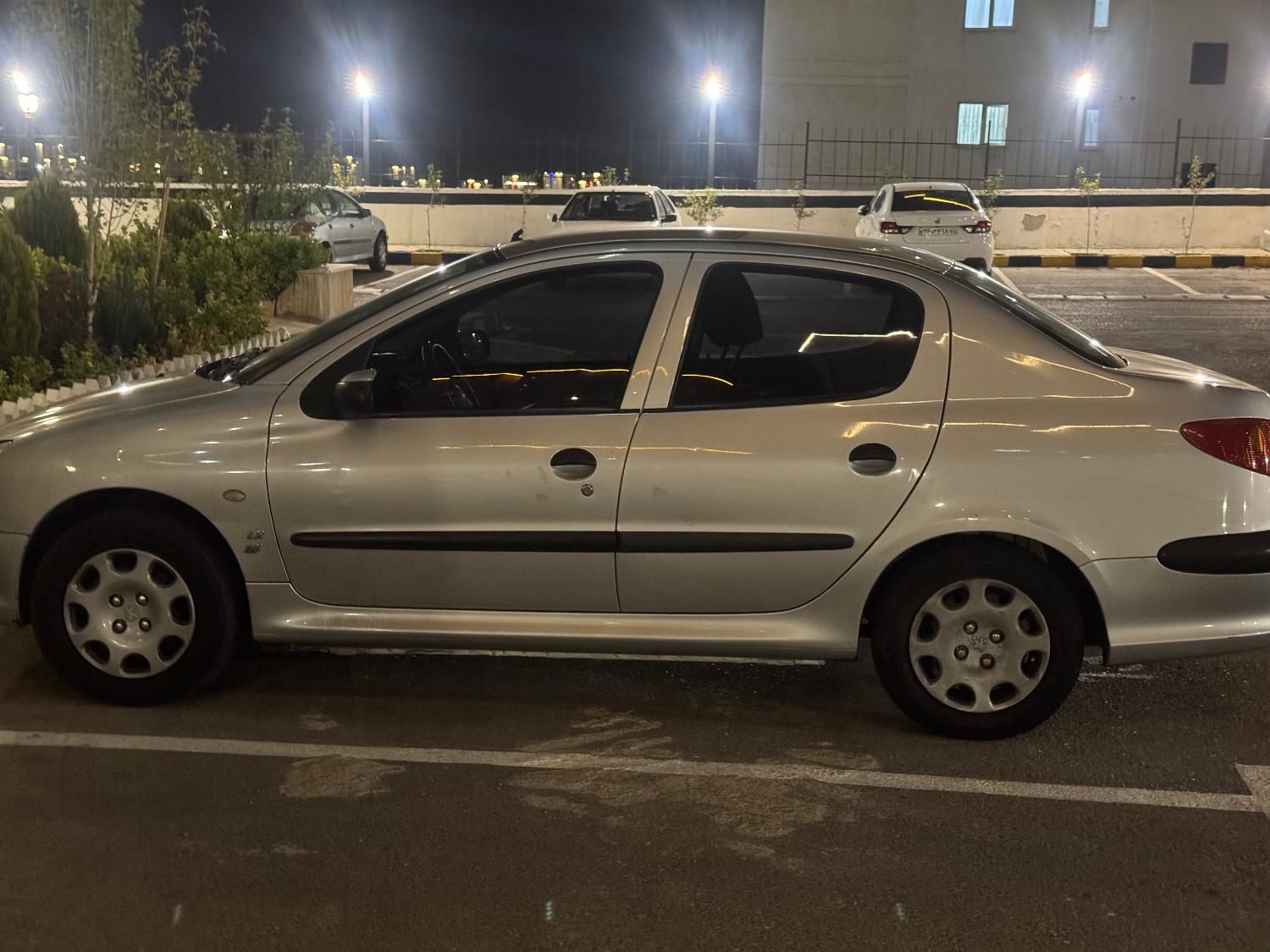 پژو ۲۰۶ صندوق دار v8 - 1393