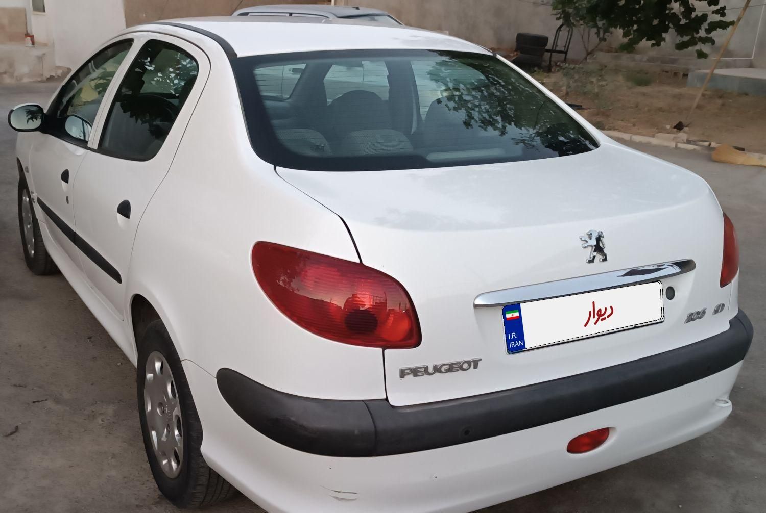 پژو ۲۰۶ صندوق دار v8 - 1397