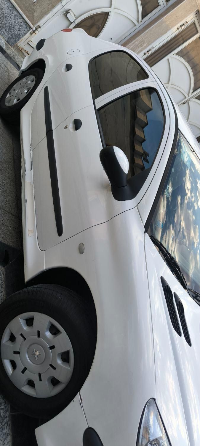 پژو ۲۰۶ صندوق دار v8 - 1398