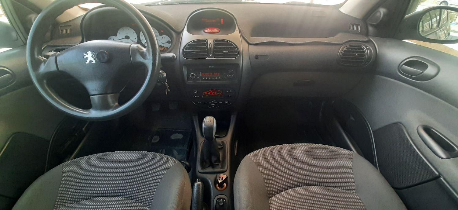 پژو ۲۰۶ صندوق دار v8 - 1396