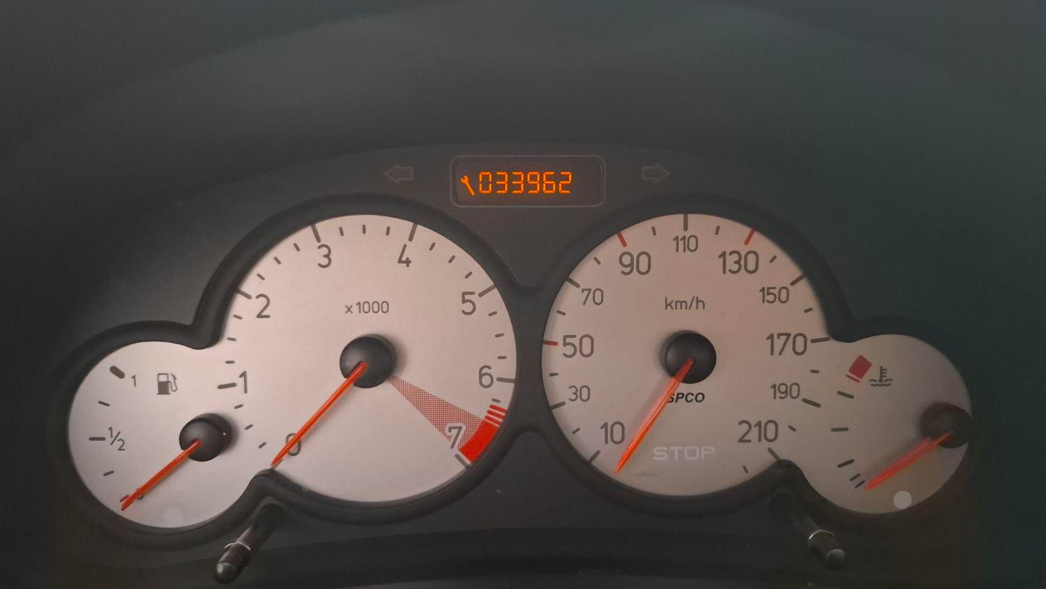 پژو ۲۰۶ صندوق دار v8 - 1398
