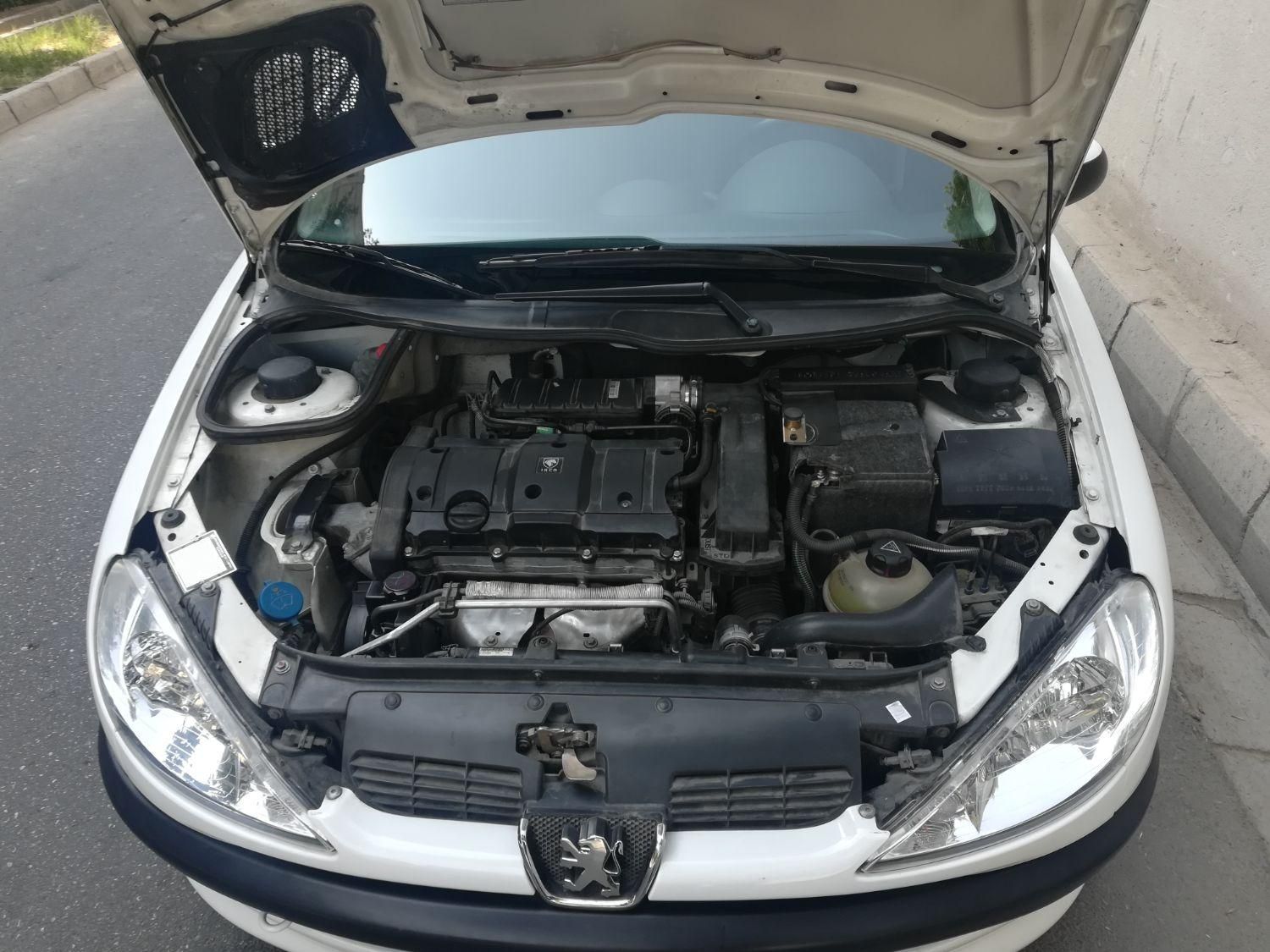 پژو ۲۰۶ صندوق دار v8 - 1398