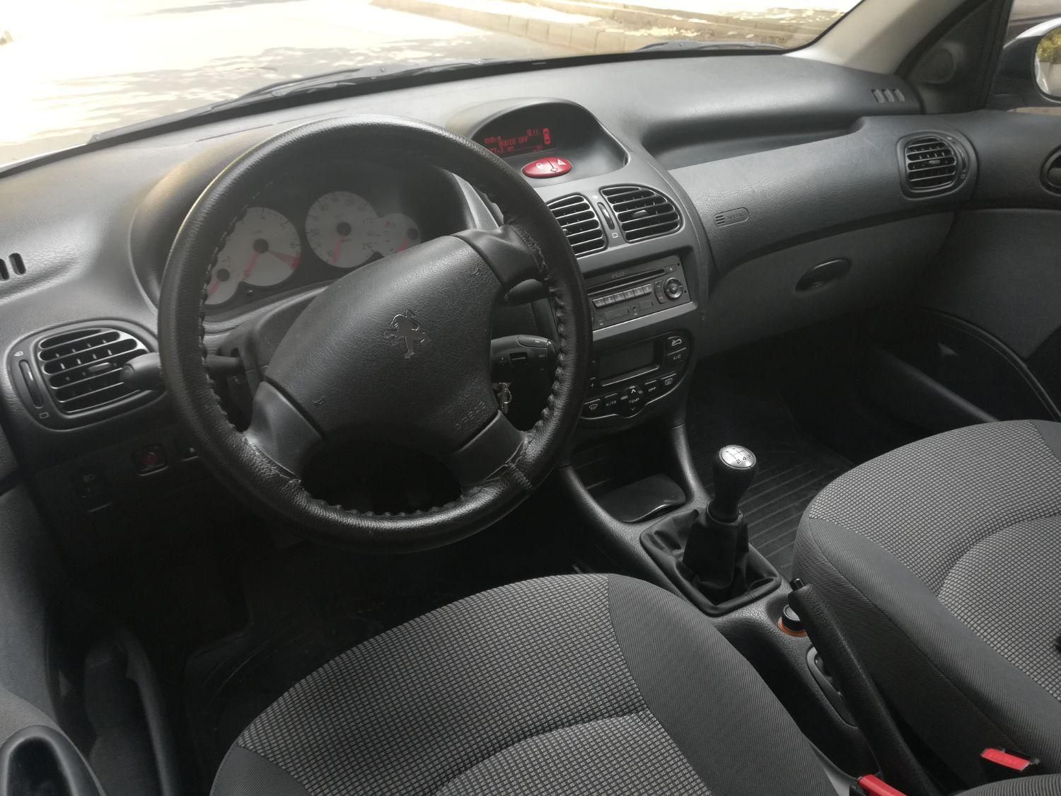 پژو ۲۰۶ صندوق دار v8 - 1398