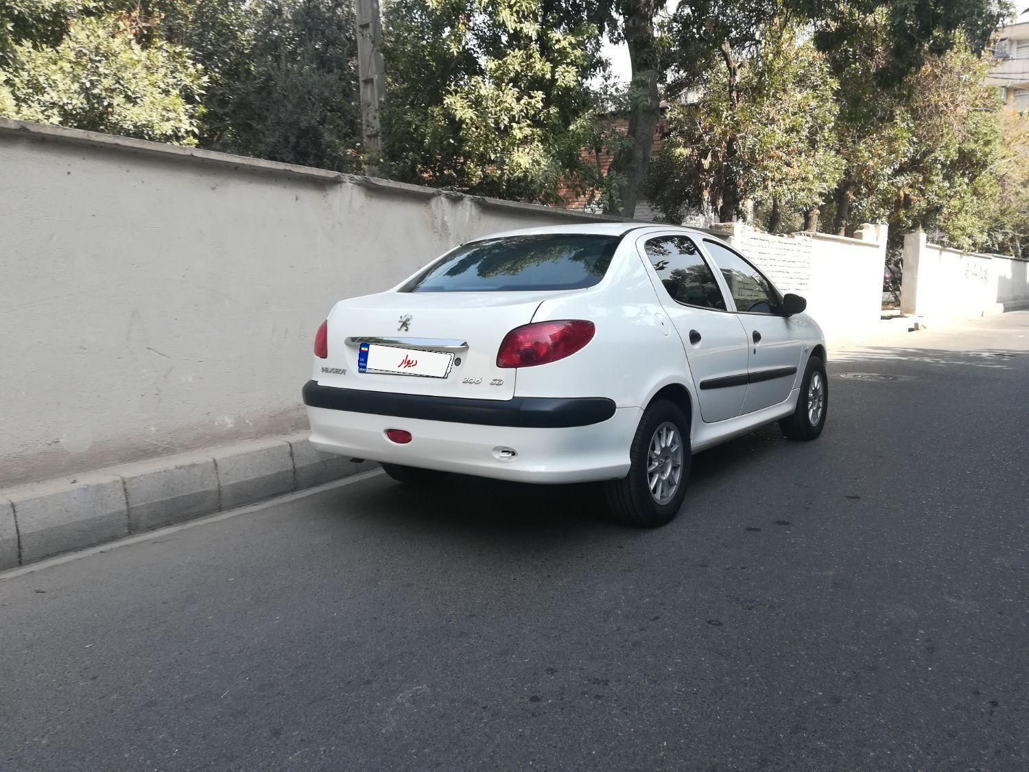 پژو ۲۰۶ صندوق دار v8 - 1398