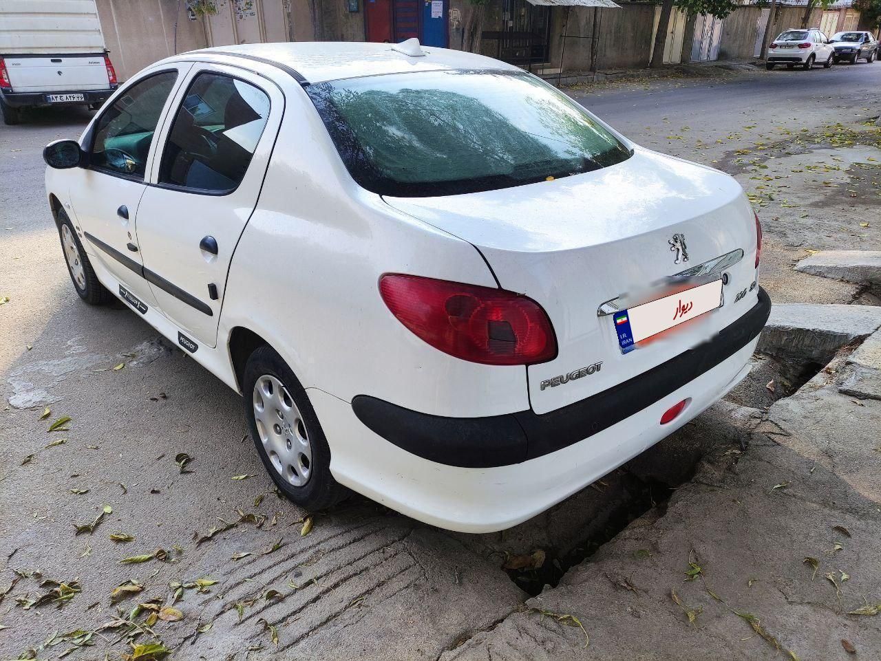 پژو ۲۰۶ صندوق دار v8 - 1395