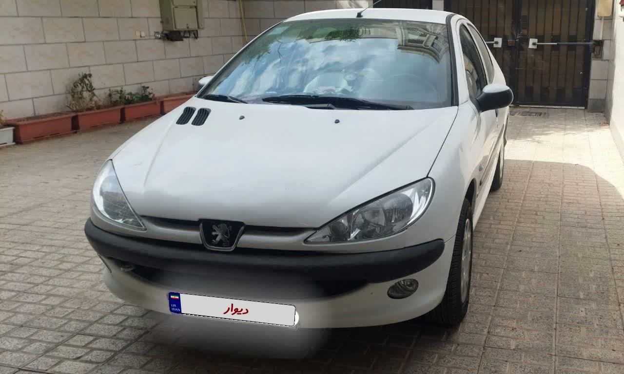 پژو ۲۰۶ صندوق دار v8 - 1393