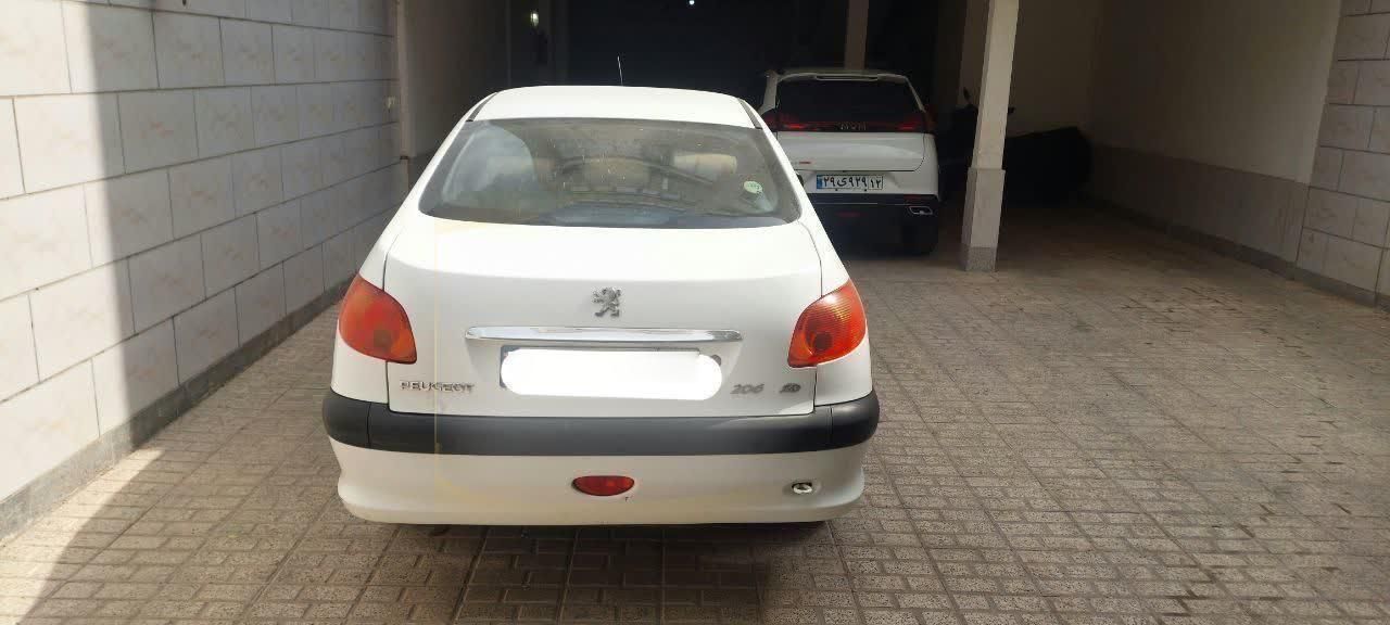 پژو ۲۰۶ صندوق دار v8 - 1393