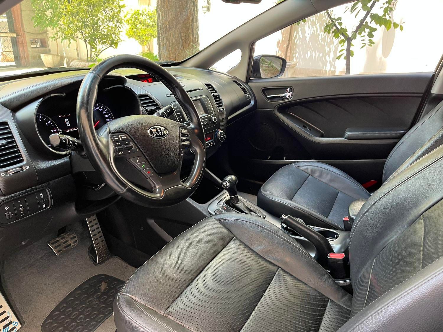 کیا سراتو 2.0 لیتر اتوماتیک GT لاین - 2016