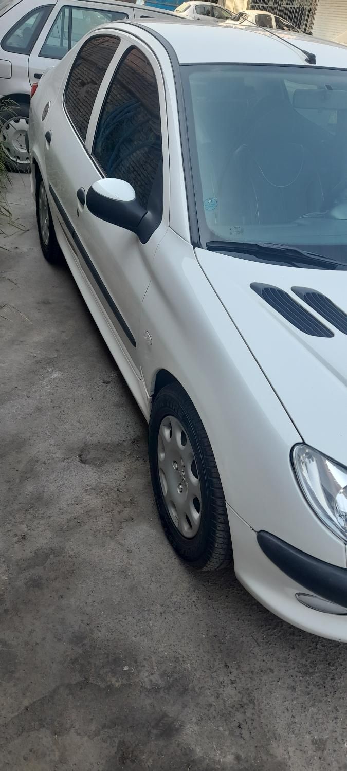 پژو ۲۰۶ صندوق دار v8 - 1396
