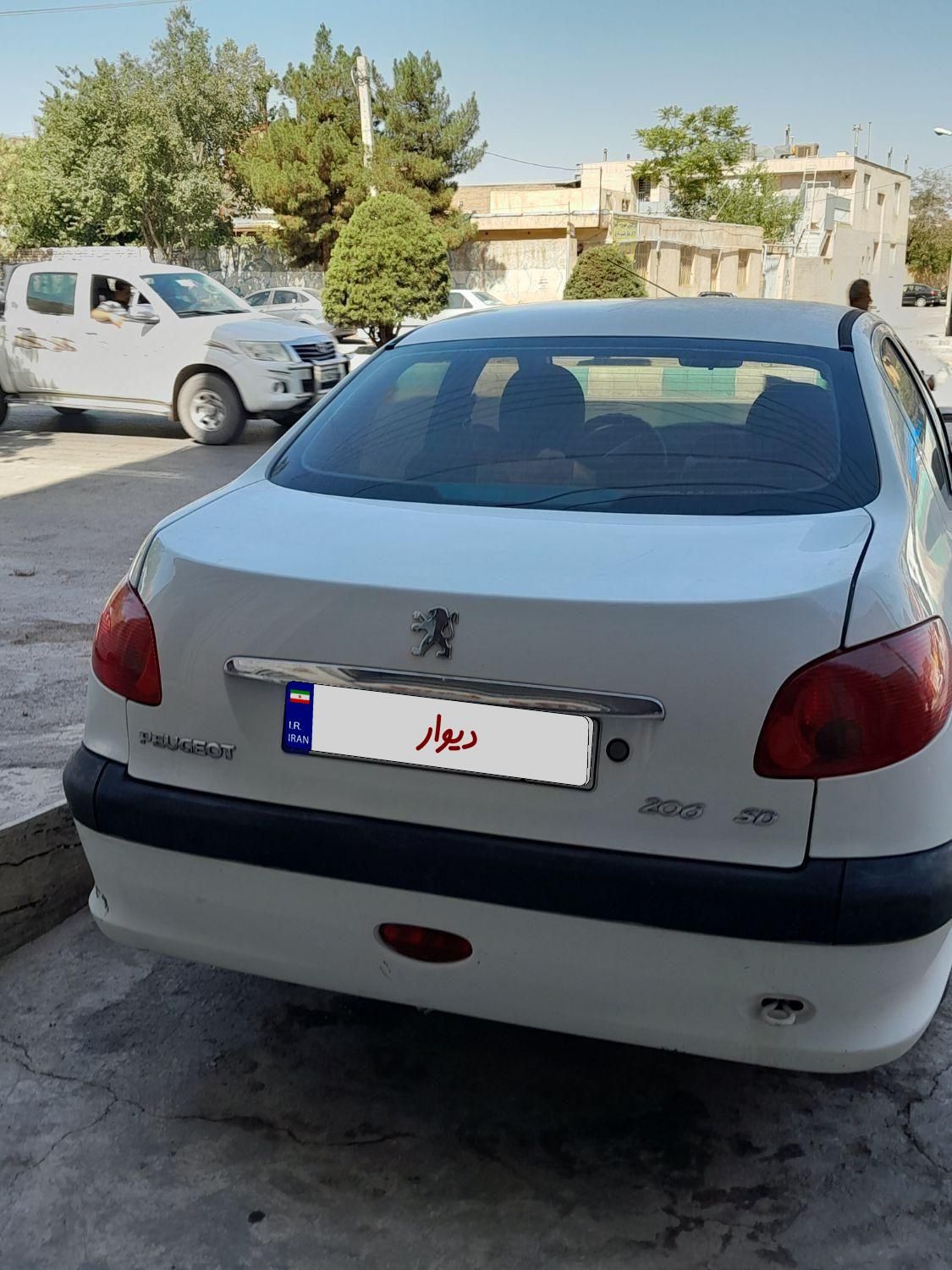 پژو ۲۰۶ صندوق دار v8 - 1394