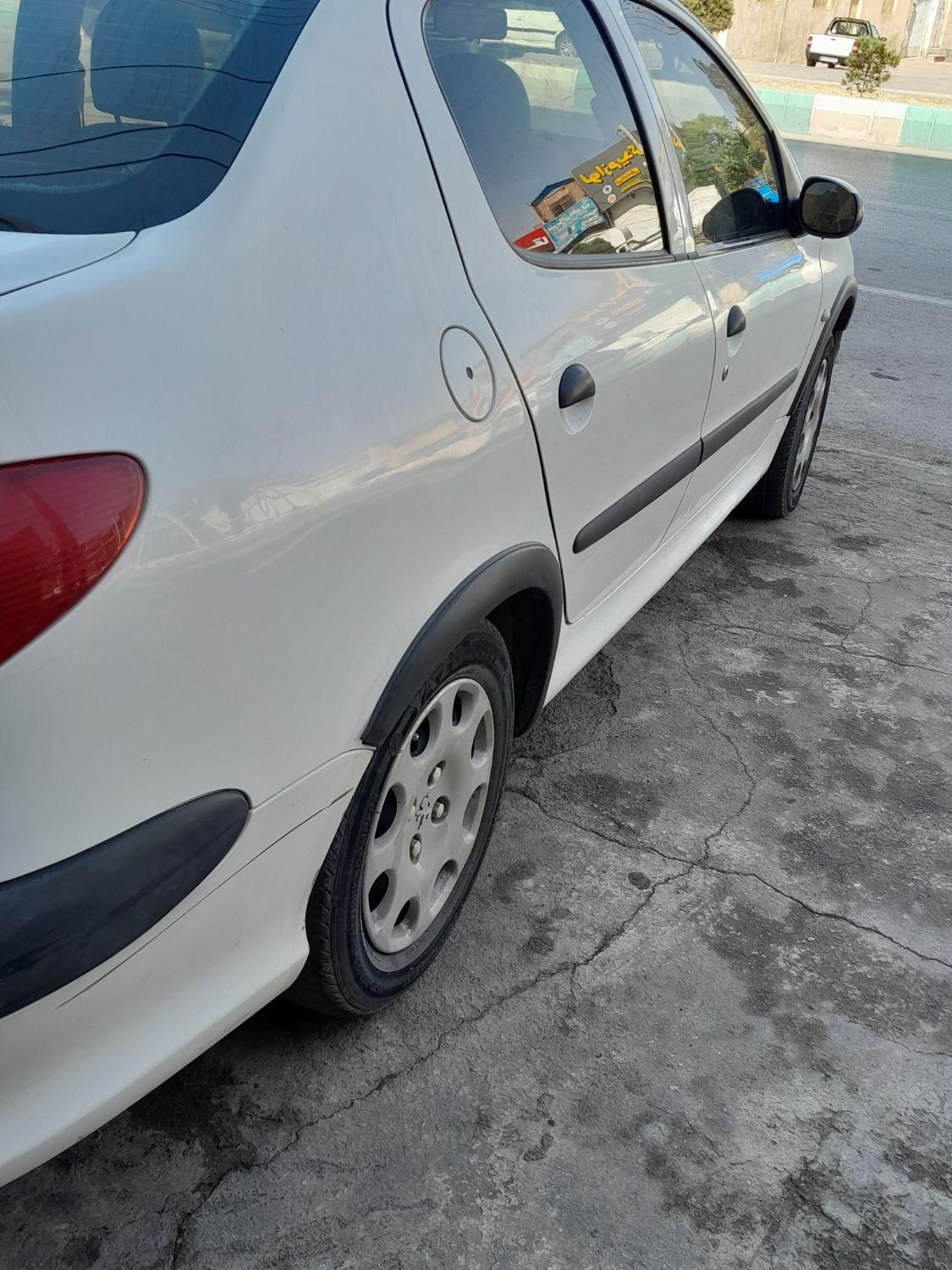 پژو ۲۰۶ صندوق دار v8 - 1394