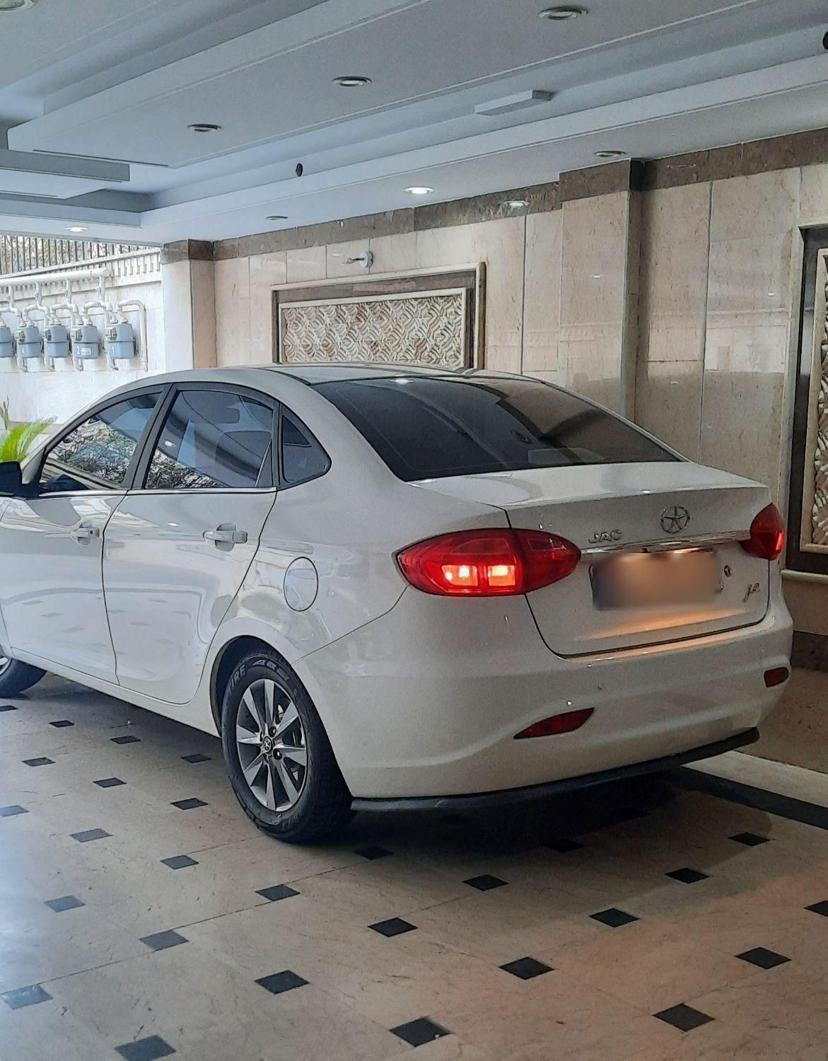 جک J4 اتوماتیک ساده - 1402