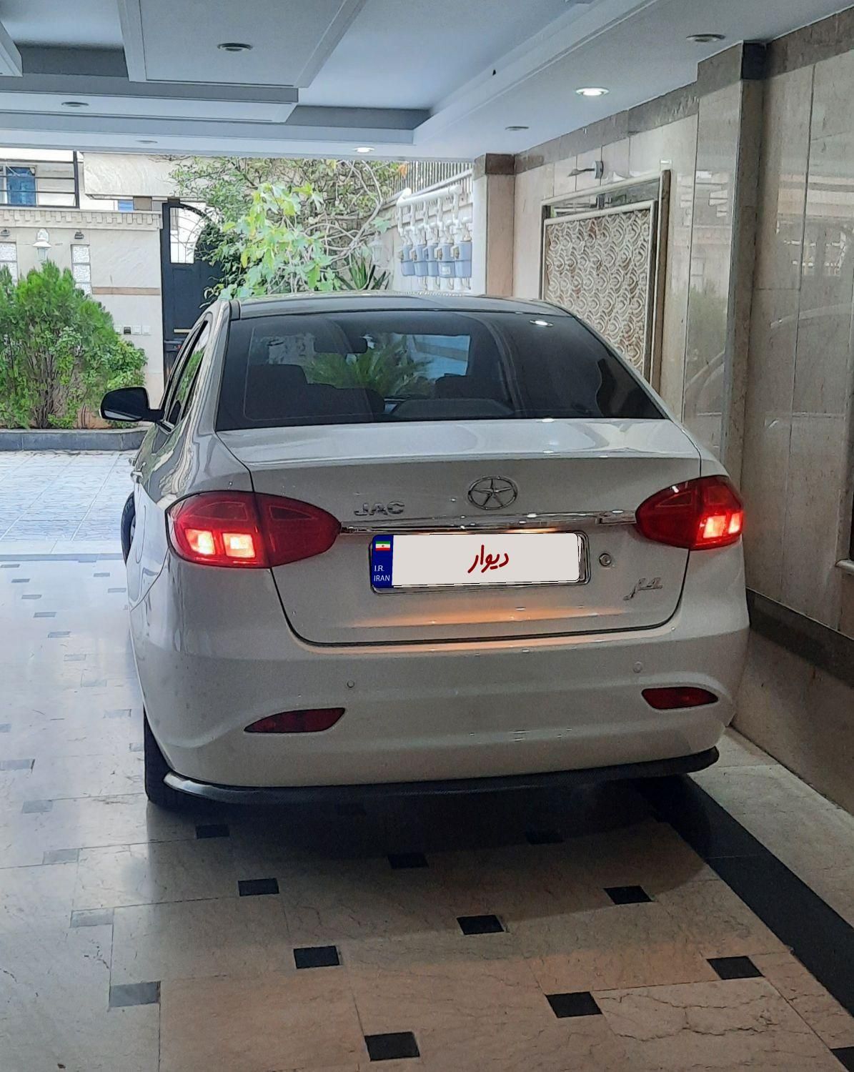 جک J4 اتوماتیک ساده - 1402
