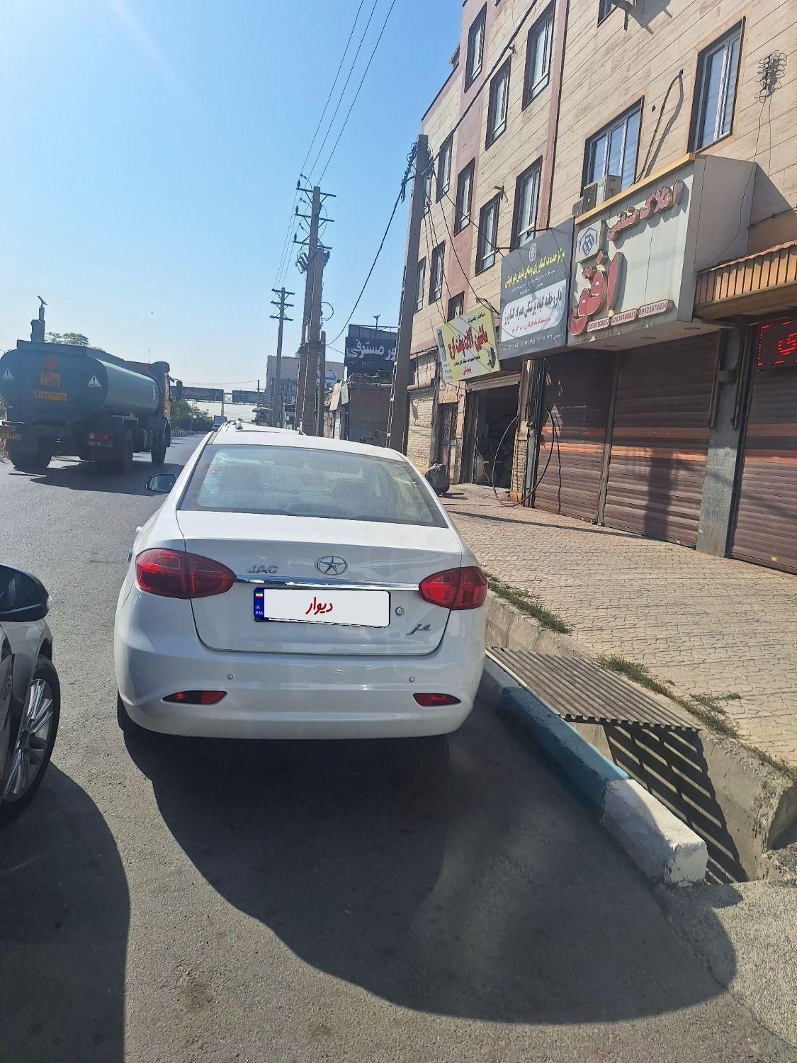 جک J4 اتوماتیک ساده - 1402