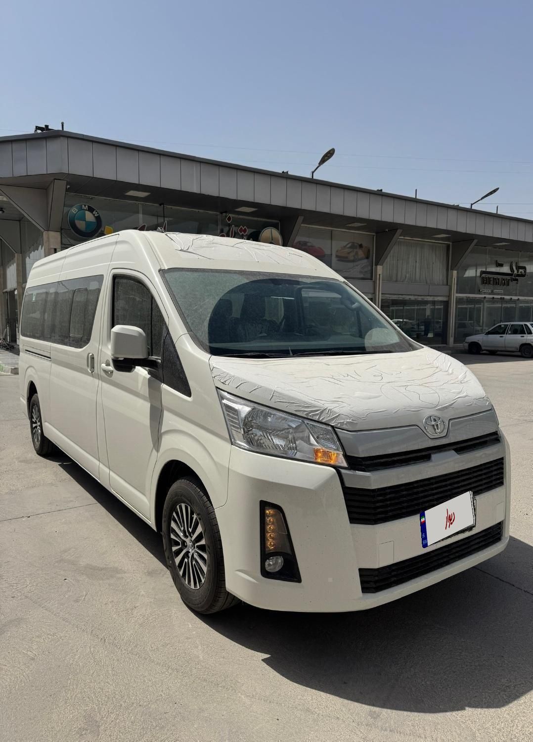 تویوتا کمری XLE - 2025