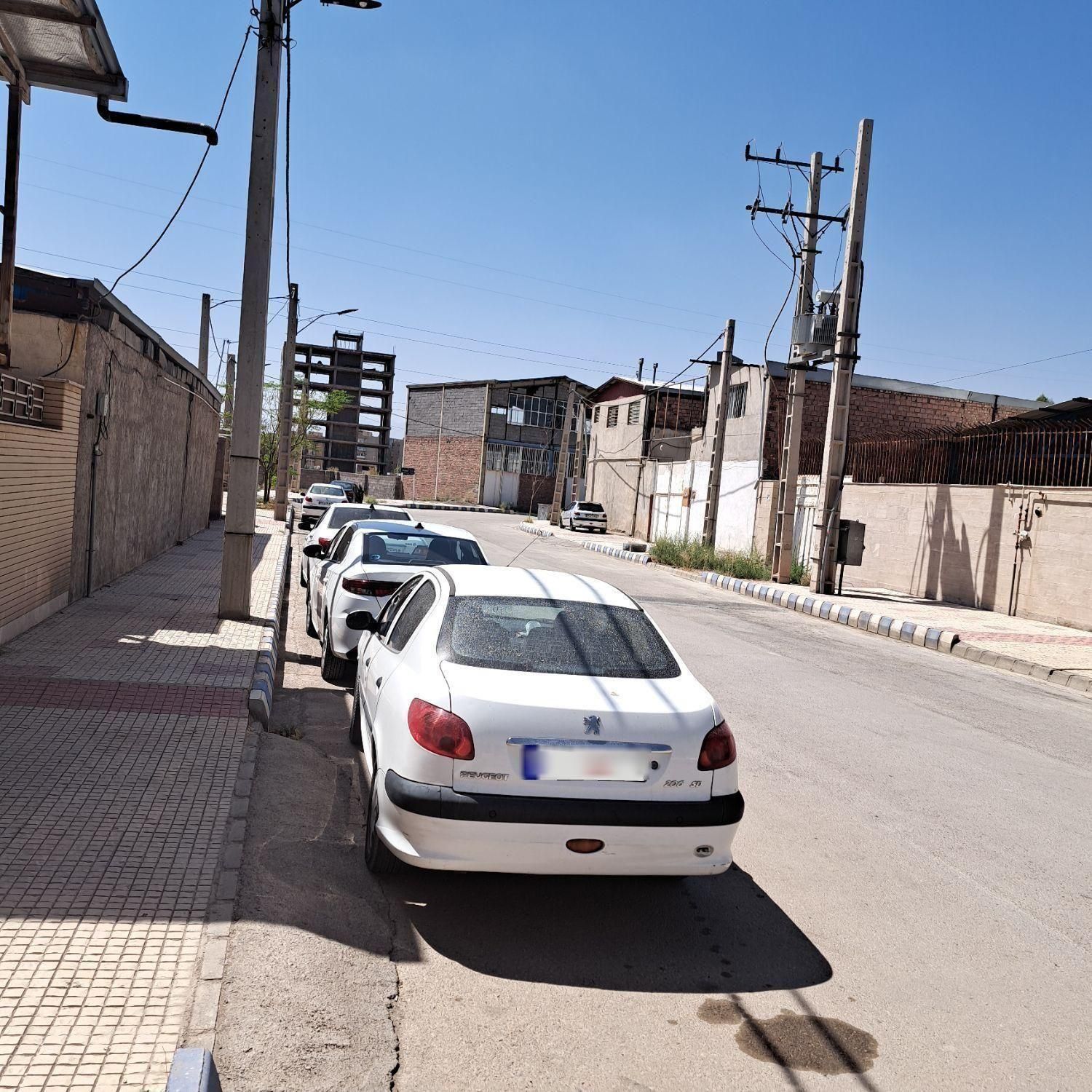 پژو ۲۰۶ صندوق دار v8 - 1394