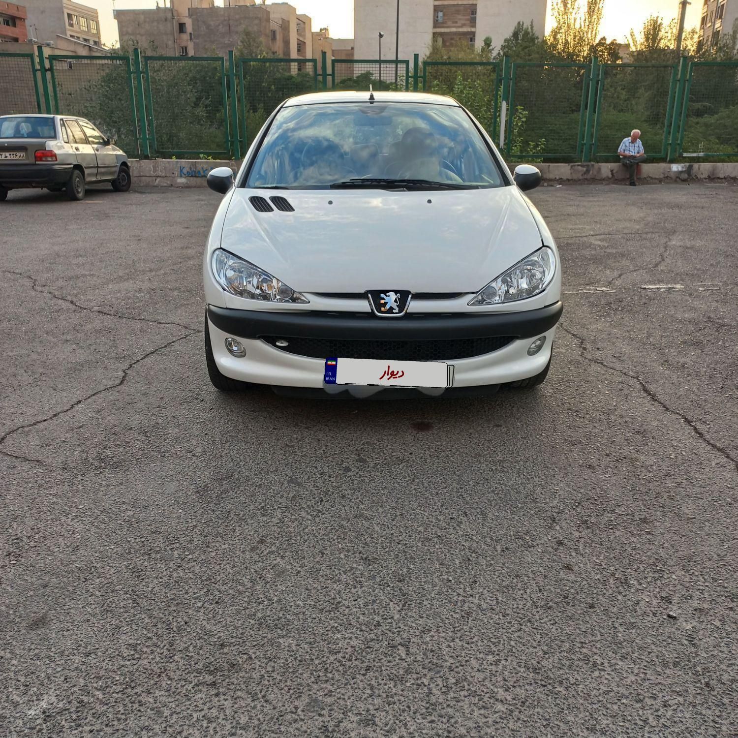 پژو ۲۰۶ صندوق دار v8 - 1396