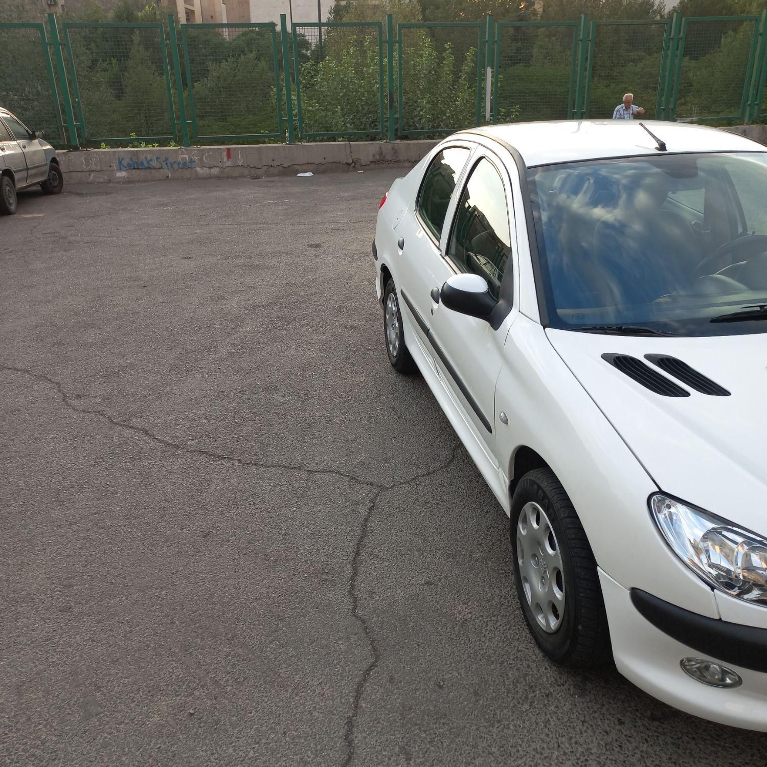 پژو ۲۰۶ صندوق دار v8 - 1396