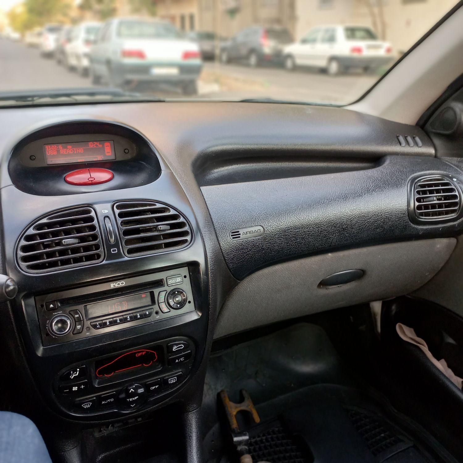 پژو ۲۰۶ صندوق دار v8 - 1396