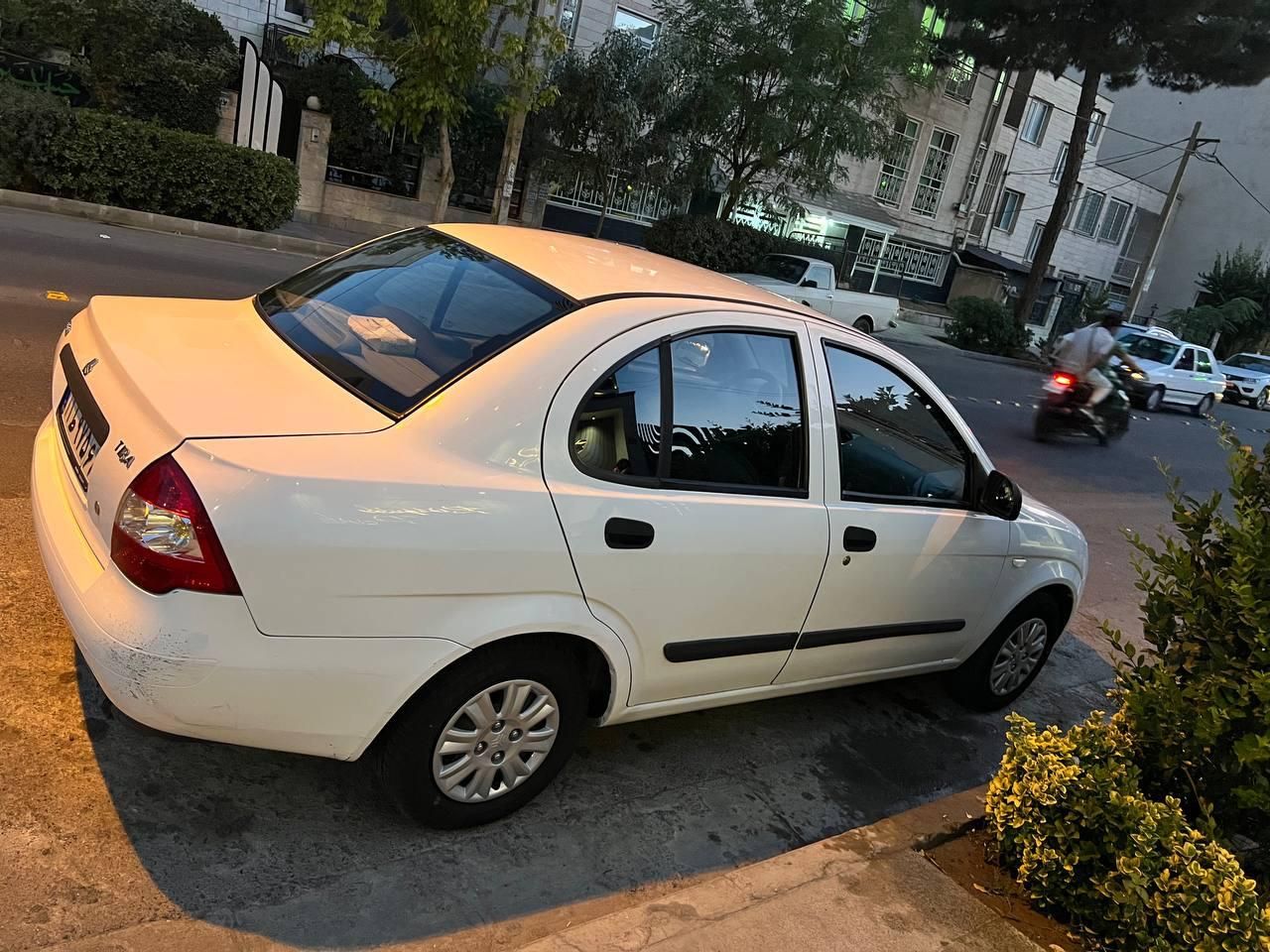تیبا صندوق دار SX - 1393