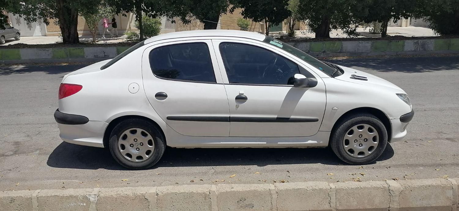 پژو ۲۰۶ صندوق دار v8 - 1397