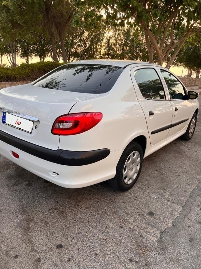 پژو ۲۰۶ صندوق دار v8 - 1395