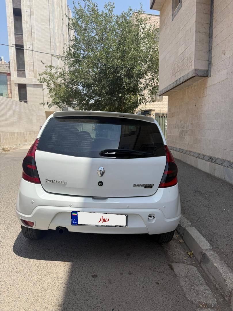 رنو ساندرو اتوماتیک - 1396