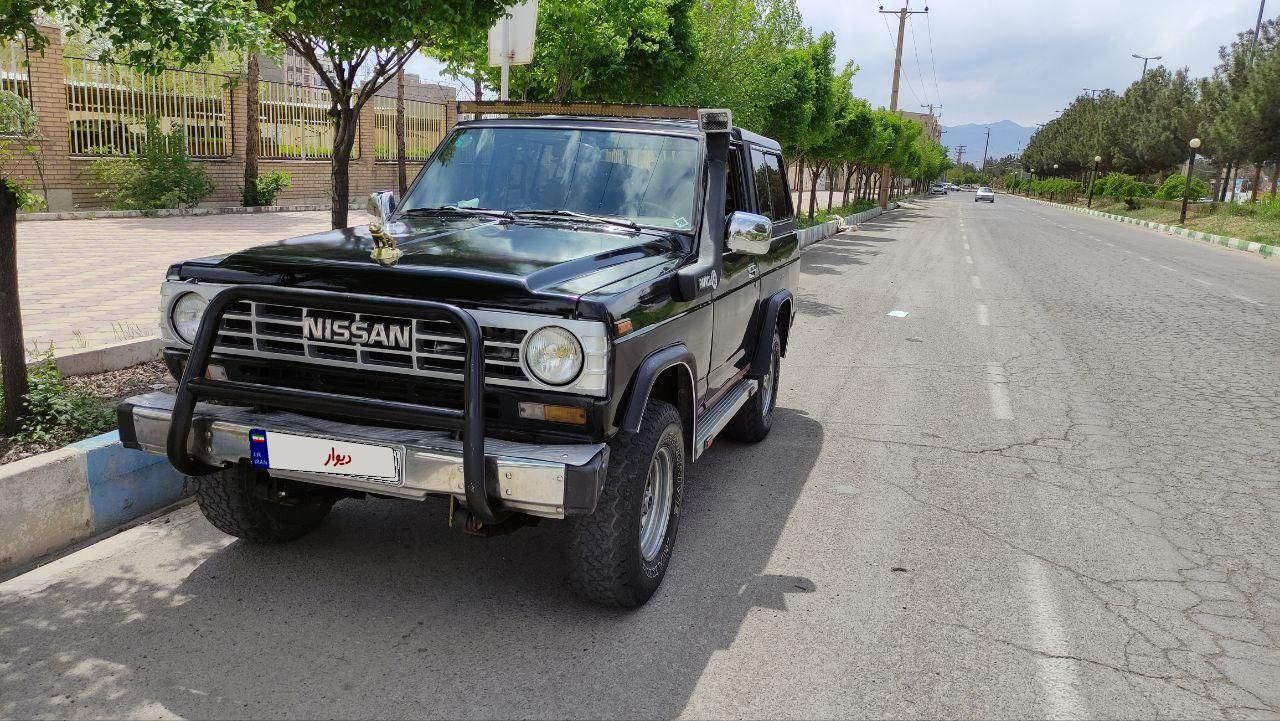 نیسان پاترول دو درب دنده‌ای - 1995