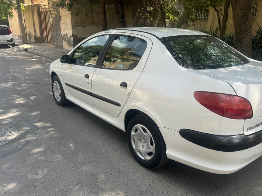پژو ۲۰۶ صندوق دار v20 - 1386