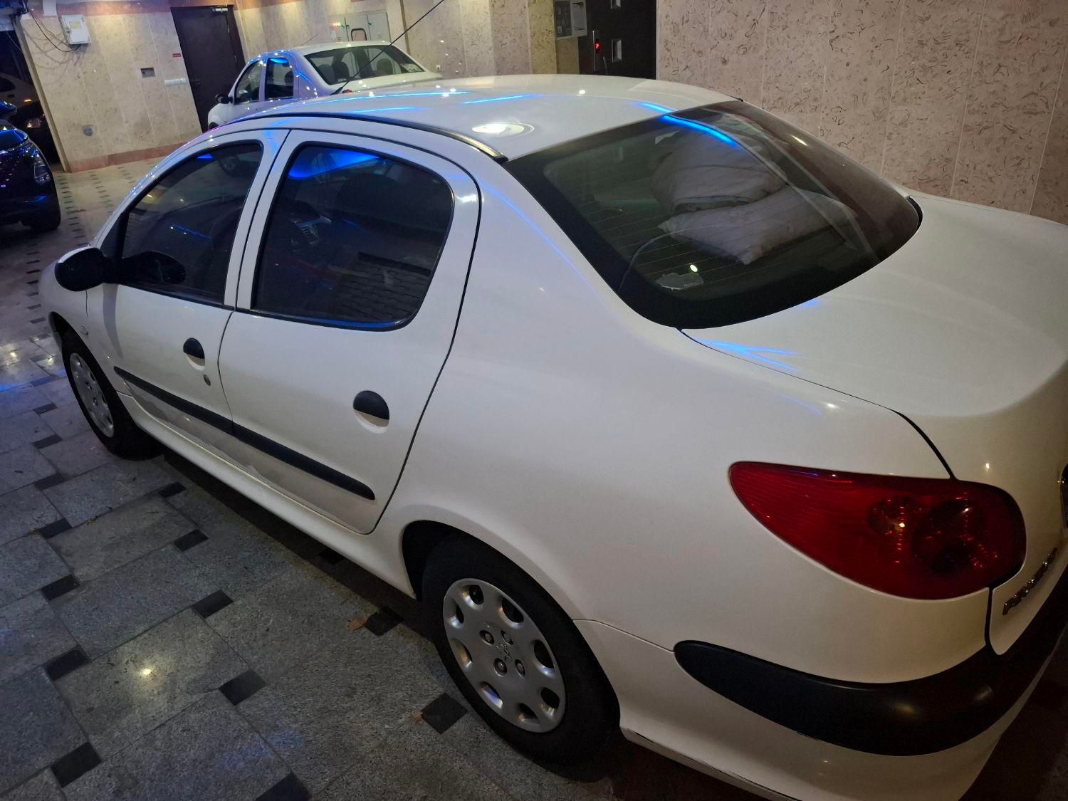 پژو ۲۰۶ صندوق دار v8 - 1395