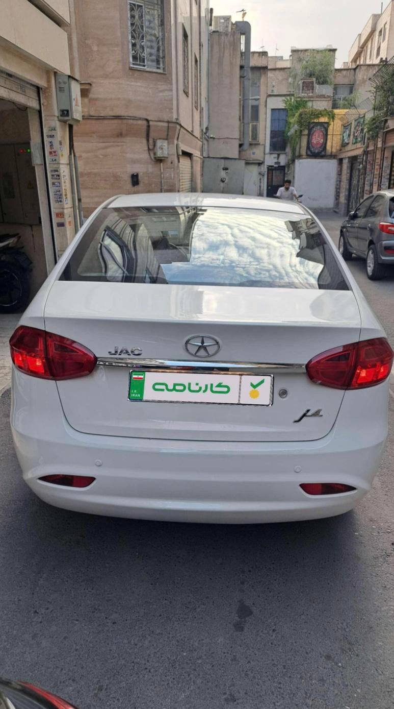 جک J4 اتوماتیک ساده - 1402