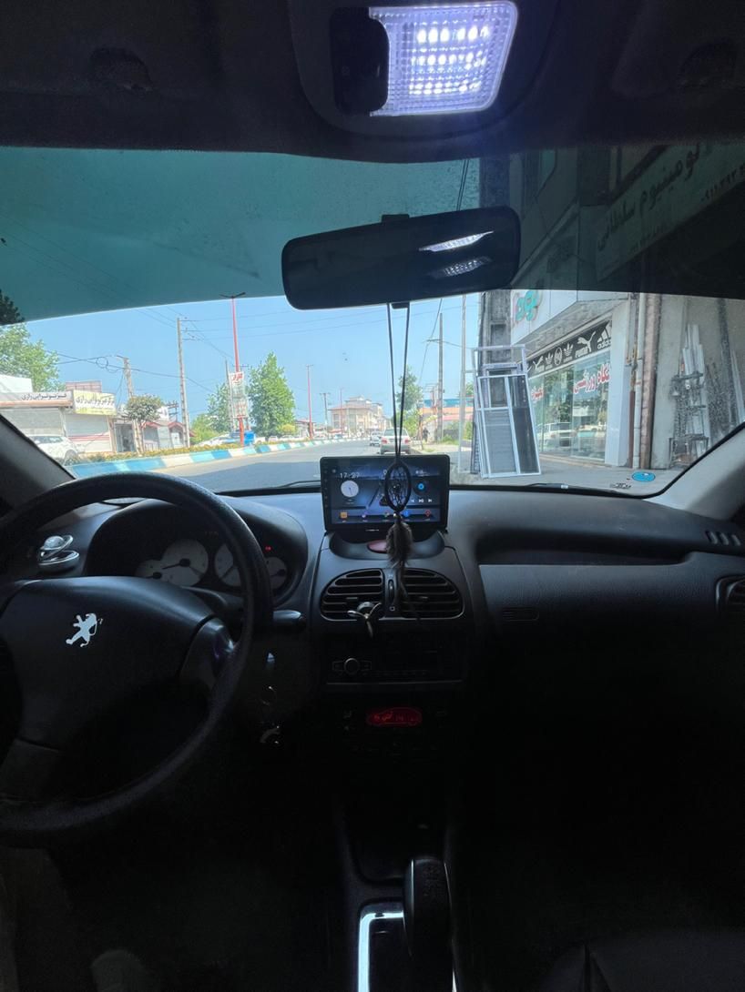 پژو ۲۰۶ صندوق دار v8 - 1393