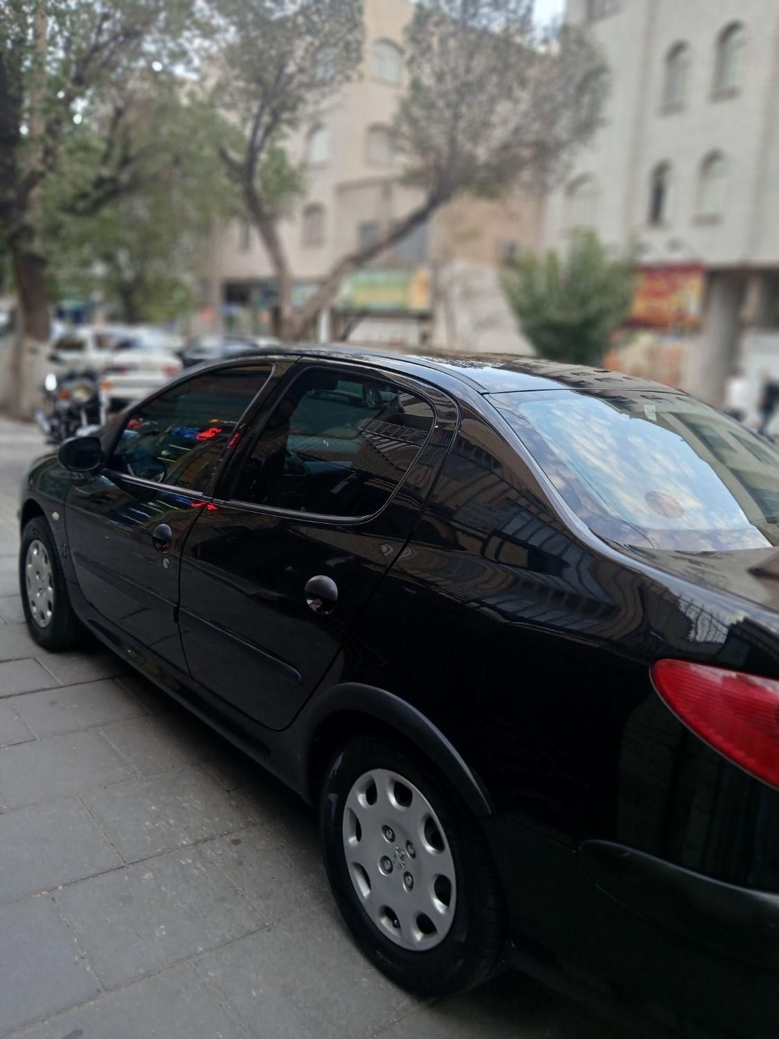 پژو ۲۰۶ صندوق دار v8 - 1396