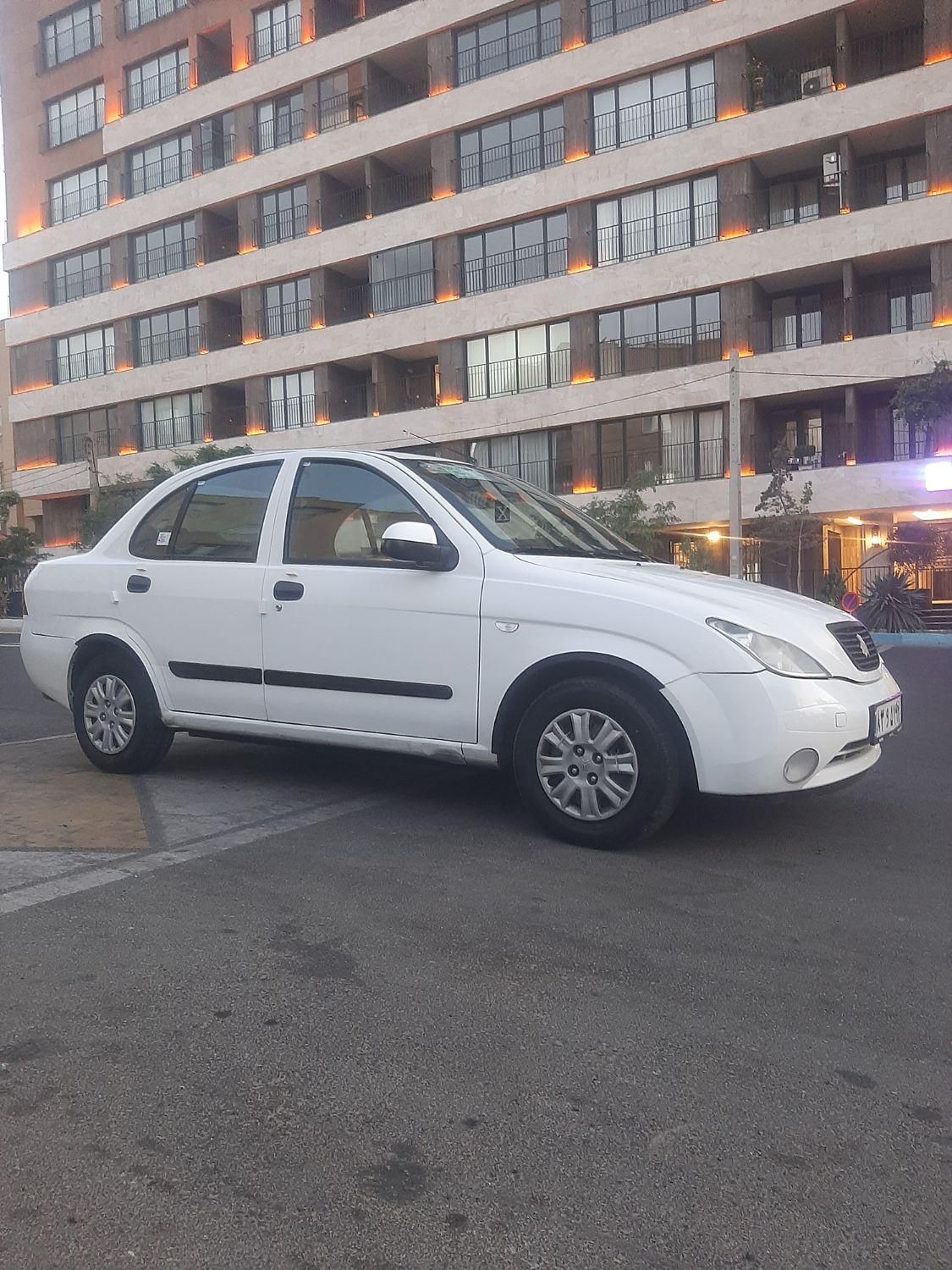 تیبا صندوق دار SX - 1393