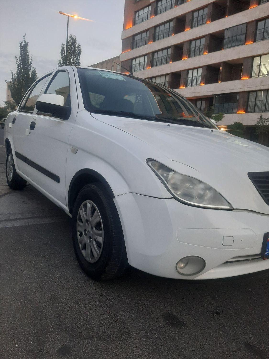 تیبا صندوق دار SX - 1393