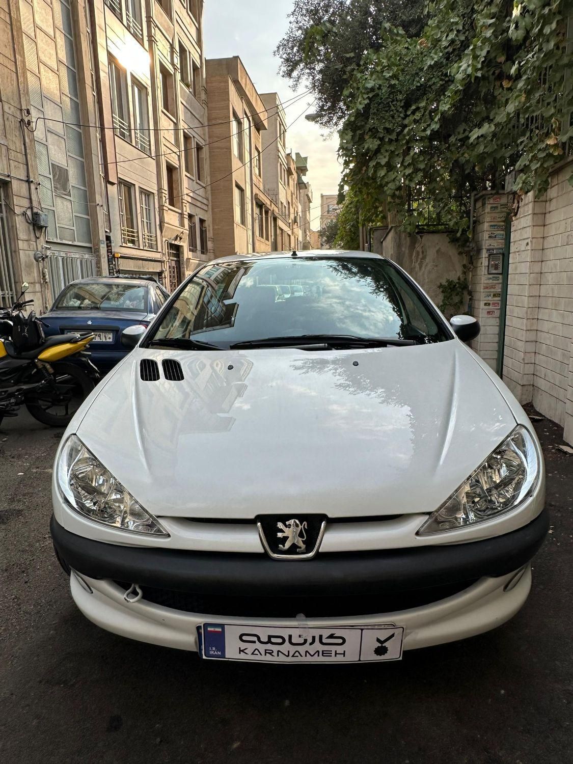 پژو ۲۰۶ صندوق دار v8 - 1394