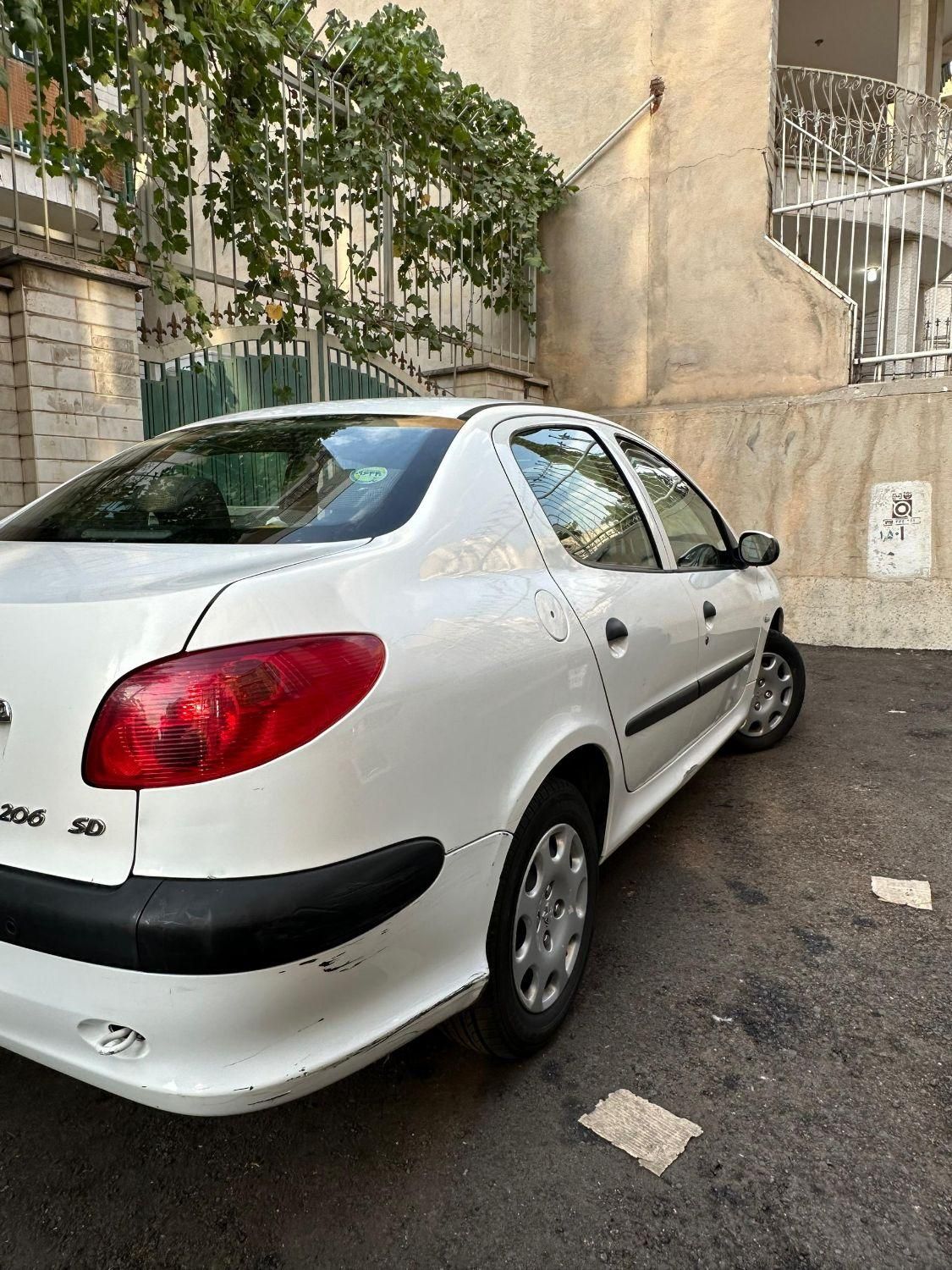 پژو ۲۰۶ صندوق دار v8 - 1394